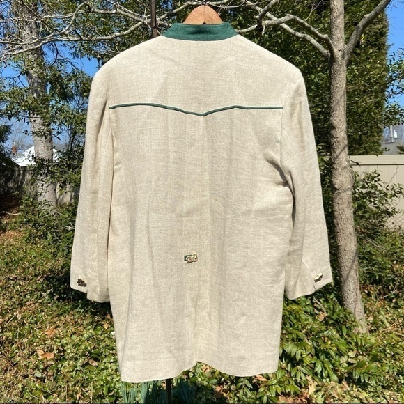 STYLISH jacket with piping and heart-shaped antler buttons. Statement piece. - Picture 7 of 8